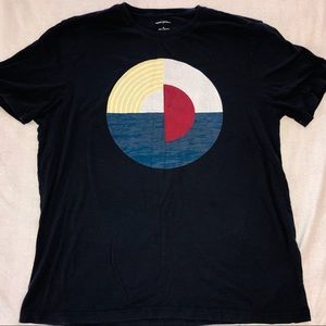 Banana Republic Men’s Blue XL Graphic Tee